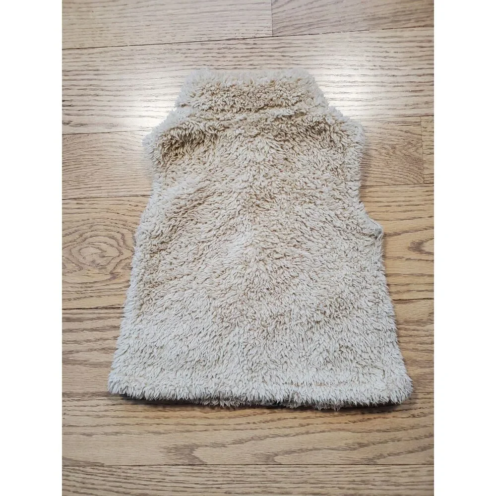 Old Navy 12-18M Fuzzy Fleece Vest Beige Warm Fall Winter Spring VGUC